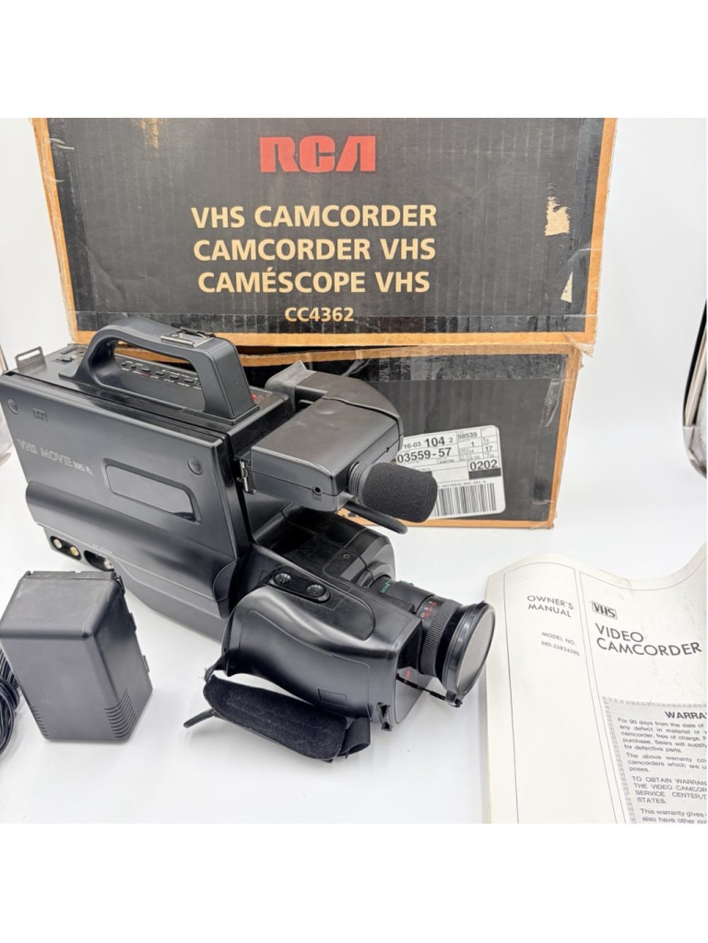RCA CC4362 VHS-C Camcorder 72X Zoom AutoShot Battery Manual Box UNTESTED